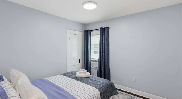Modern Niagara Loft With Private Sunset Balcony 2 Bedroom Duplex