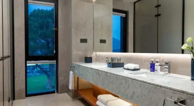 Двухместный люкс с видом на сад voco Ningbo Dongqian Lake by IHG