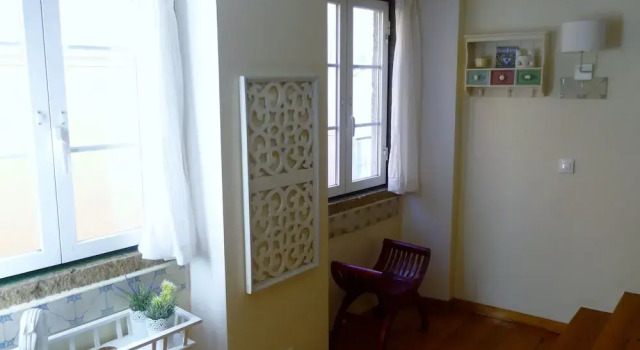 Charm & great location - Duplex, Забронировать Отель Отели Лиссабона с парковкой, рядом с Порт Лиссабона, Парковка