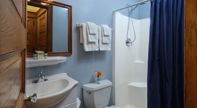 Номер Deluxe с балконом Keystone Inn Bed and Breakfast