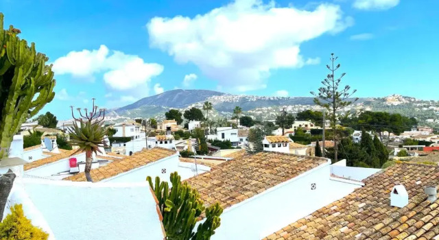 Hill Top House Mountain Views Moraira, Забронировать Отель Ла-Сабатера 