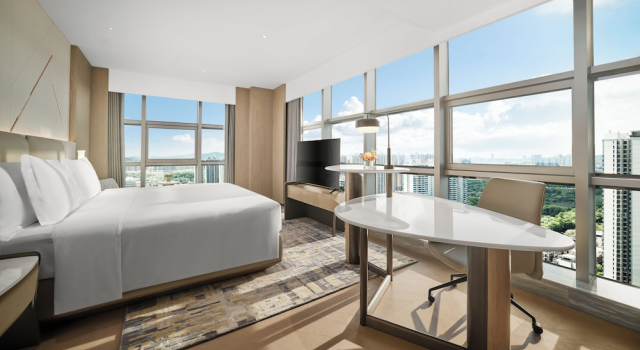 Двухместный люкс Crowne Plaza Zhongshan Torch High-tech Zone by IHG