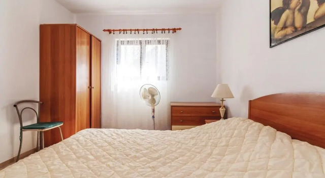 Nice Home in Pag With Wifi and 2 Bedrooms, Prenota Hotel Pago 