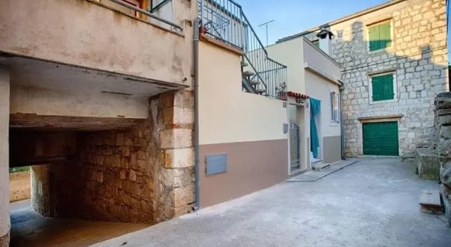Ul. Ivana Farolfija 12 Apartman Domina, Prenota Appartamento Vis 