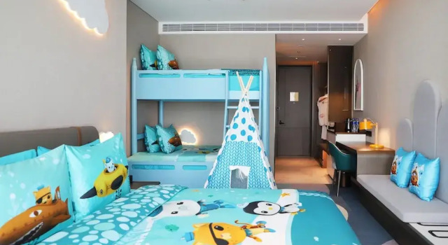 Четырёхместный номер Deluxe Wyndham Shanxi Xiaohe Xincheng