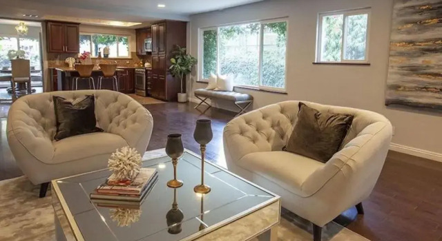 Charming Duplex Home, Забронировать Отель Отели Лос-Анджелеса с парковкой, Парковка