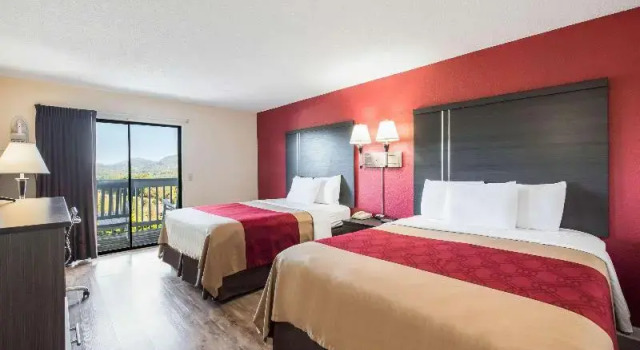 Номер Standard с видом на горы Econo Lodge Waynesville
