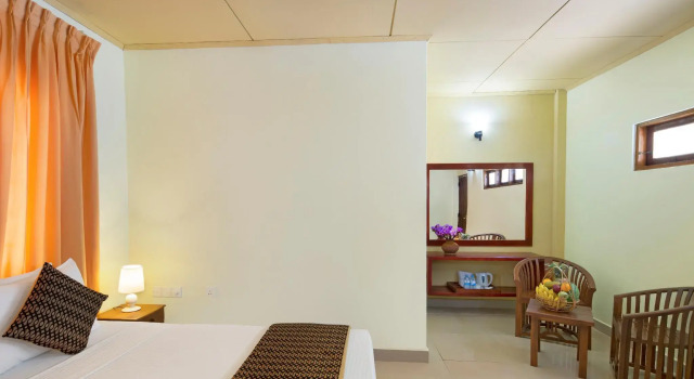 Palm Beach Inn and Sea Shells Cabanas
