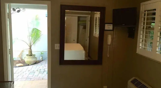 Двухместный номер Standard с видом на бассейн Coral Reef Guesthouse