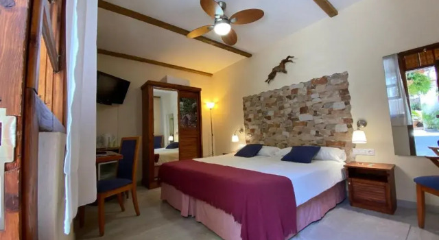 Standard Doppel Zimmer Keller Gara Hotel