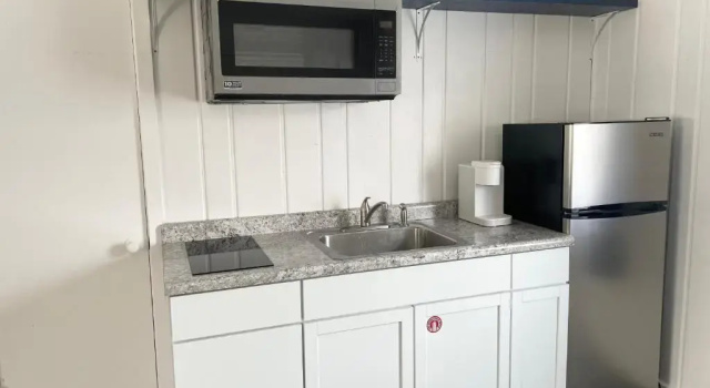 Двухместный люкс Deluxe Anchor Bay Inn and Suites