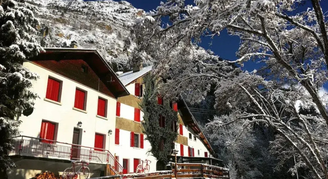 Hotel Au Bon Accueil, Забронировать Отель Ле-дез-Альп Oisans