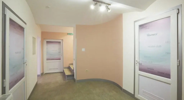 Hostel Comfort plus, Забронировать Отель Отели Львова с парковкой, рядом с Музей этнографии и художественного промысла, Парковка