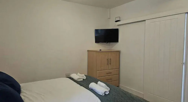 Charming and Compact Studio in Bridgend