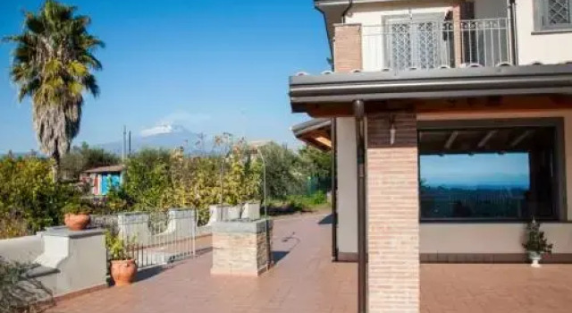Bed and Breakfast La Civetta, Book Hotel Hotels in Misterbianco with Parking, Parking