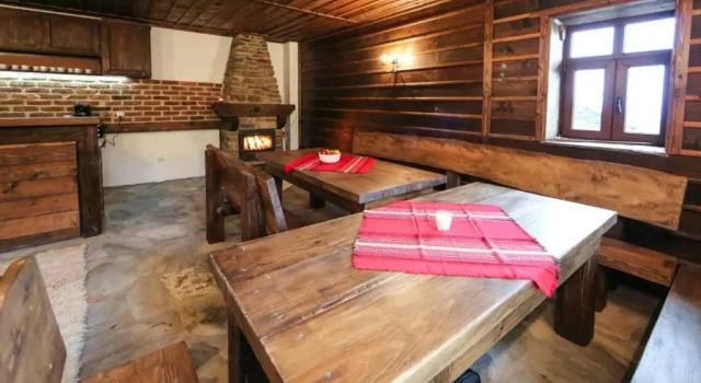 Коттедж с 4 комнатами Yancheva Guest House