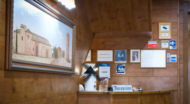 Hotel Hidalgo Quijada, Забронировать Отель Алькасар-де-Сан-Хуан Ciudad Real Province, рядом с Парк Альсес