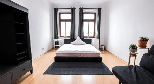 Schloßchemnitz-tolle Ferienwohnung mit Balkon, Забронировать Отель Хемниц Саксония