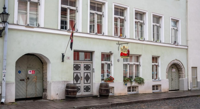 Dream Stay - Bright 2-Bedroom 2-Floor Old Town Apartment