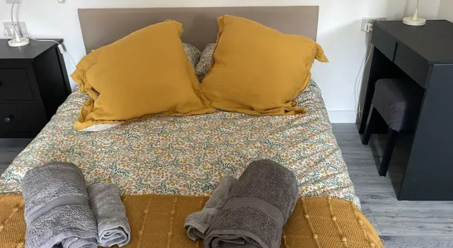 Captivating 1-bed Studio in London, Varaa Huoneisto Asunnot kohteessa Merseyside, Huoneisto