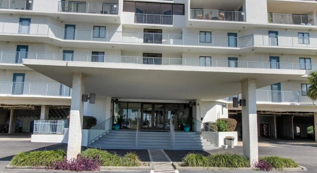 Gulf Shores Surf & Raquet Club Condos