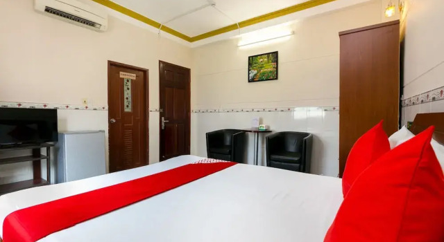 Ngoc Linh Hotel, Забронировать Отель Отели Куан-Бинь-Тхань с парковкой, Парковка