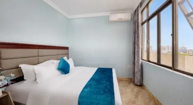 Люкс с 2 комнатами Xuwen Carnival Hotel
