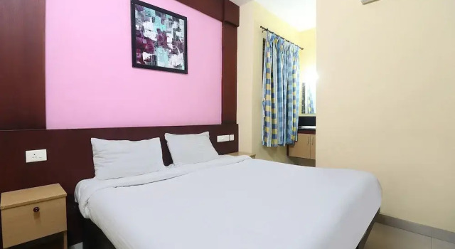 Номер Deluxe Fabhotel Elite Inn