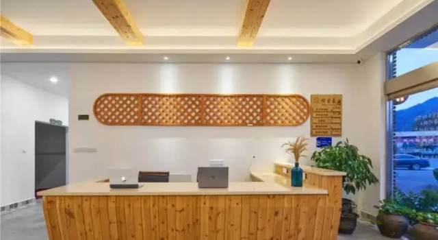 Floral Hotel Xiangfengling Hostel, Prenota Ostello Hotel a Ningbo con parcheggio, Parcheggio