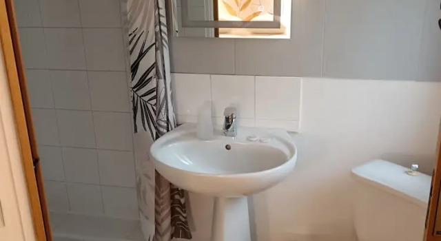 Номер Economy CitHotel LOasis dAvignon