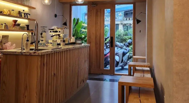 Кровать в общем номере HALF Coffee N Dorm