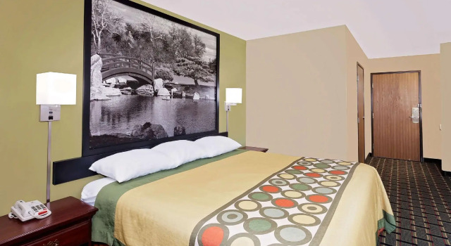 Двухместный номер Standard Econo Lodge Canton North