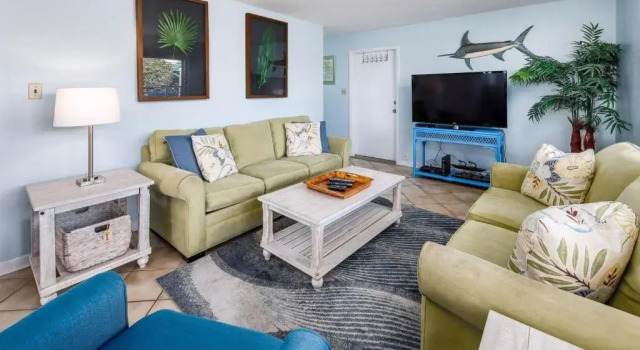 Апартаменты Seaspray Condos 102C