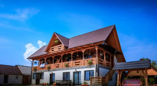 Pensiune agroturistică "Casa Teodora", Забронировать Фермерский дом Будешти Марамуреш, рядом с The Wooden Church of Budeşti