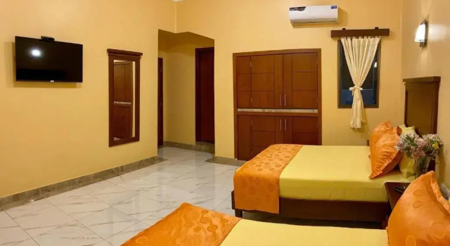 Четырёхместный номер Standard Hostal California Inn