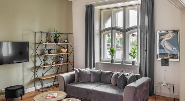 MN6 Luxury Suites by Adrez Living