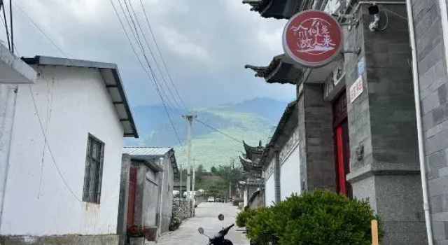 The ancient city of Dali seems to be an old friend coming to the inn