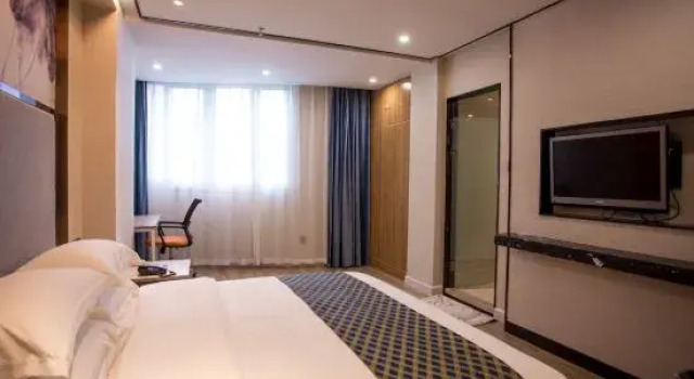 Двухместный номер Deluxe Crown International Business Hotel