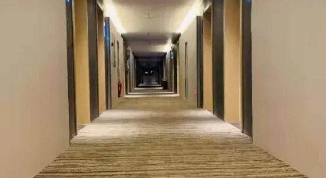 Wanjia Zhenxuan Hotel (long distance bus station), Prenota Hotel Hotel a Shandong con parcheggio, Parcheggio