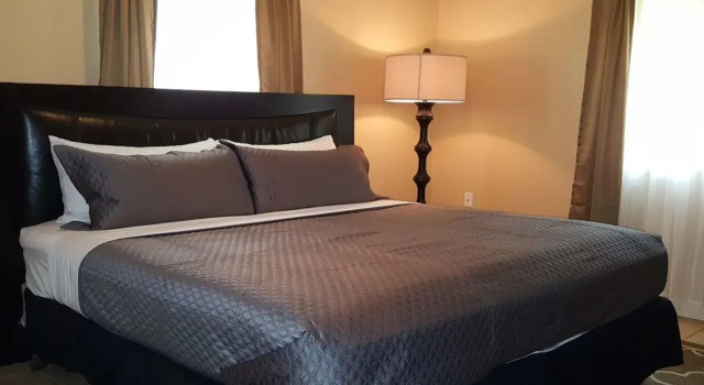 New Orleans East Retreat, Забронировать Отель Отели Луизиана 3 звезды, 3*