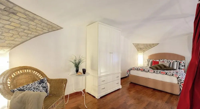 Colosseo White Shadows Loft, Забронировать Отель Отели Рима с парковкой, рядом с Посольство ФРГ в Риме, Парковка
