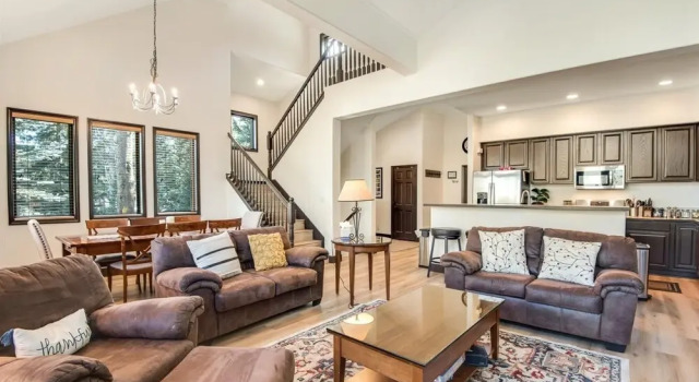 Breckenridge White Wolf Townhome 4 Bedroom, Забронировать Дом для отпуска Отели Брекенридж с парковкой, рядом с Trygve's Platter Chair Lift, Парковка