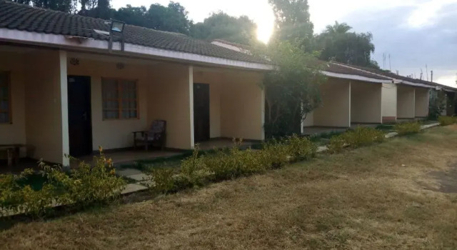 Family Comfort Hotel, Đặt Khách sạn Khách sạn ở Laikipia có chỗ đỗ xe, Bãi đậu xe