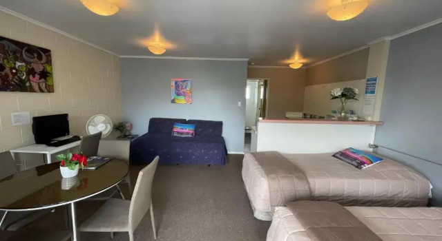 Апартаменты Six On Union Motel