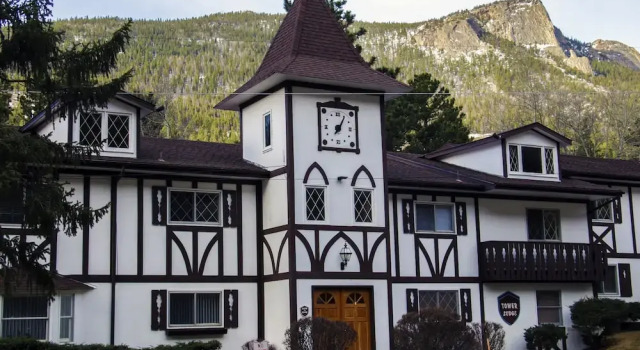 Fawn Valley Inn: 293, Забронировать Отель Отели Эстес-Парк с парковкой, Парковка
