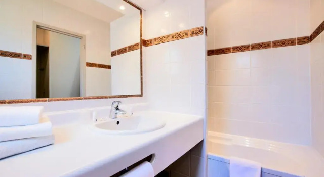 Standard Twin room Plazza Hotel