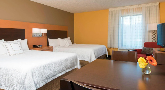 Четырёхместная студия TownePlace Suites by Marriott Kalamazoo