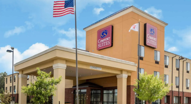 Номер Standard Comfort Suites Pell City near Logan Martin Lake