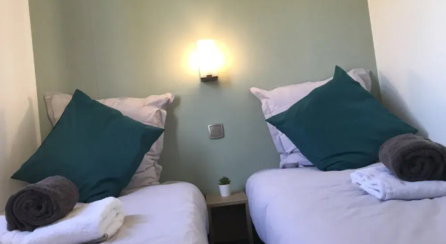 Le Lodge Premium, Book Hotel Hotels in Burgundy with a Pool, Swimming Pool