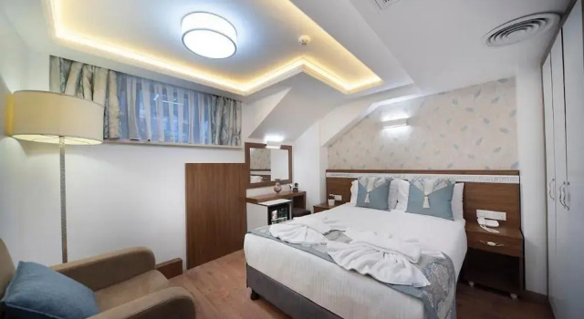 Lika Hotel - Comfortable Double Room in Istanbul, Забронировать Отель Стамбул Мраморноморский регион, рядом с Библиотека Стамбульского университета